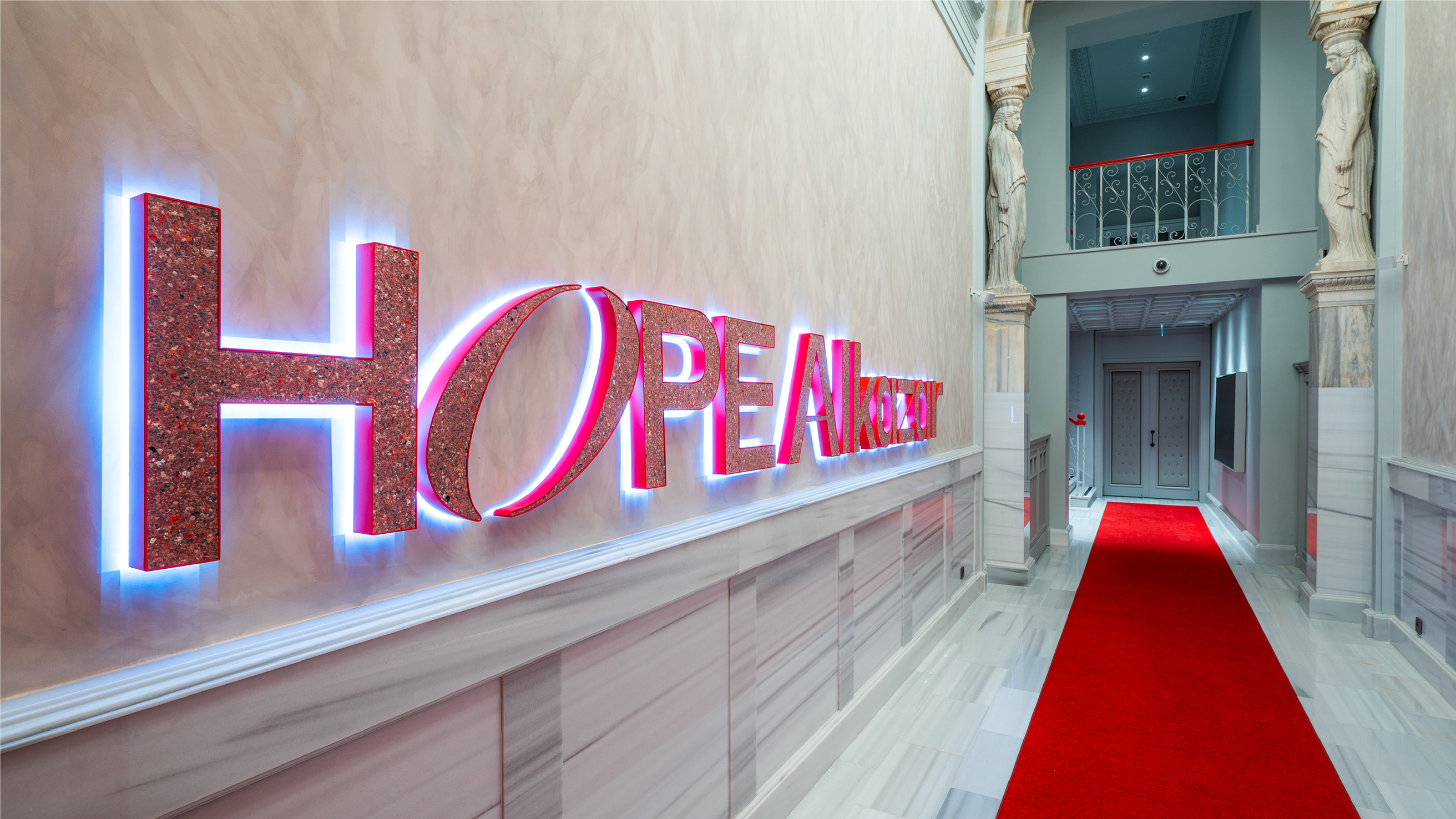 HOPE Alkazar-02.jpg (2.30 MB)