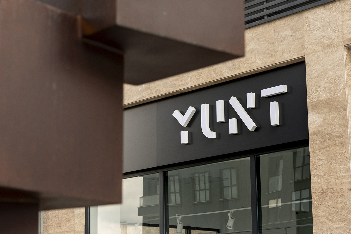 YUNT_BrandIdentity-0.jpg (706 KB)